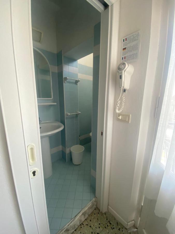 B&B Hotel Lucciola Cattolica Eksteriør bilde