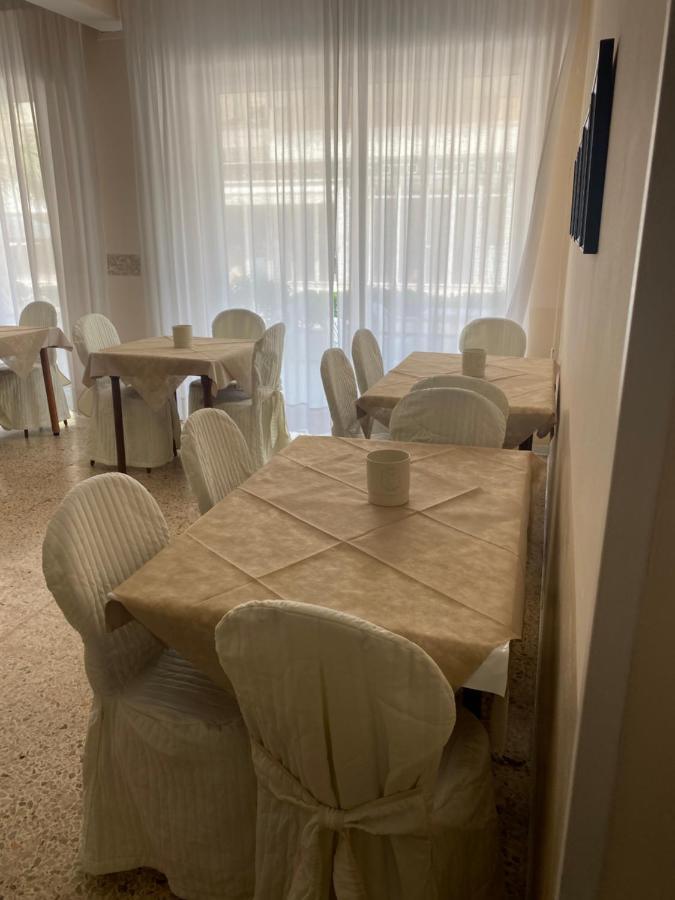B&B Hotel Lucciola Cattolica Eksteriør bilde