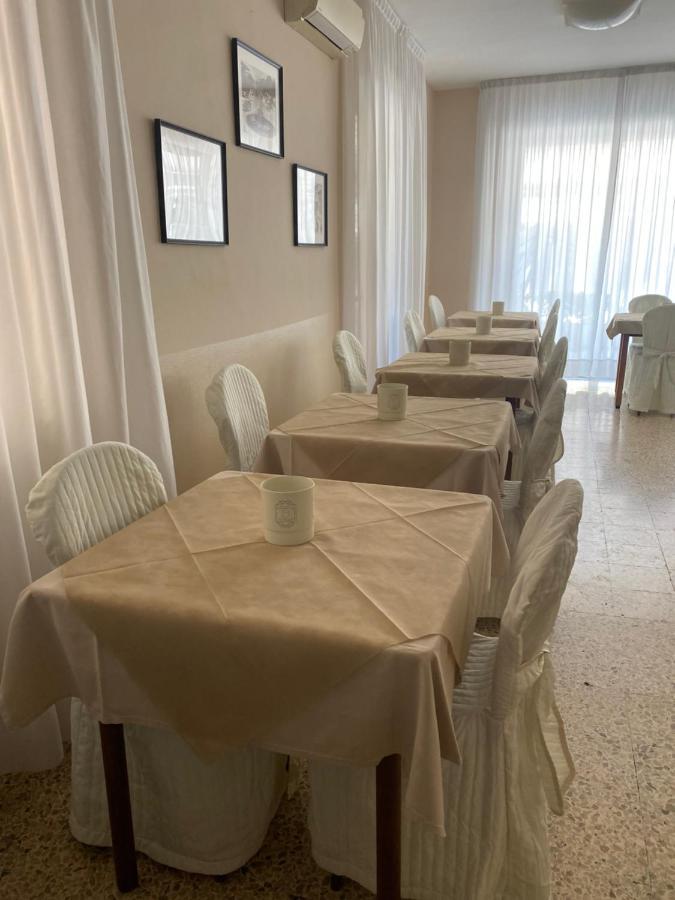 B&B Hotel Lucciola Cattolica Eksteriør bilde