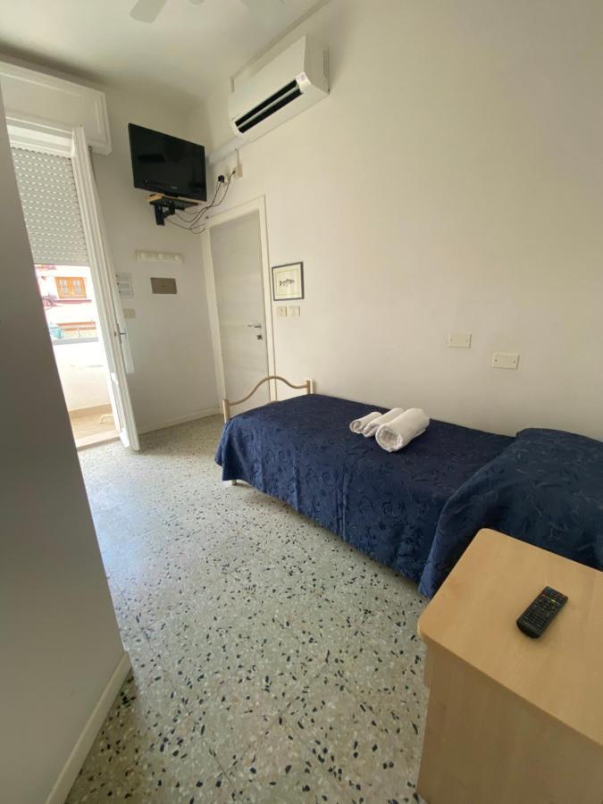 B&B Hotel Lucciola Cattolica Eksteriør bilde