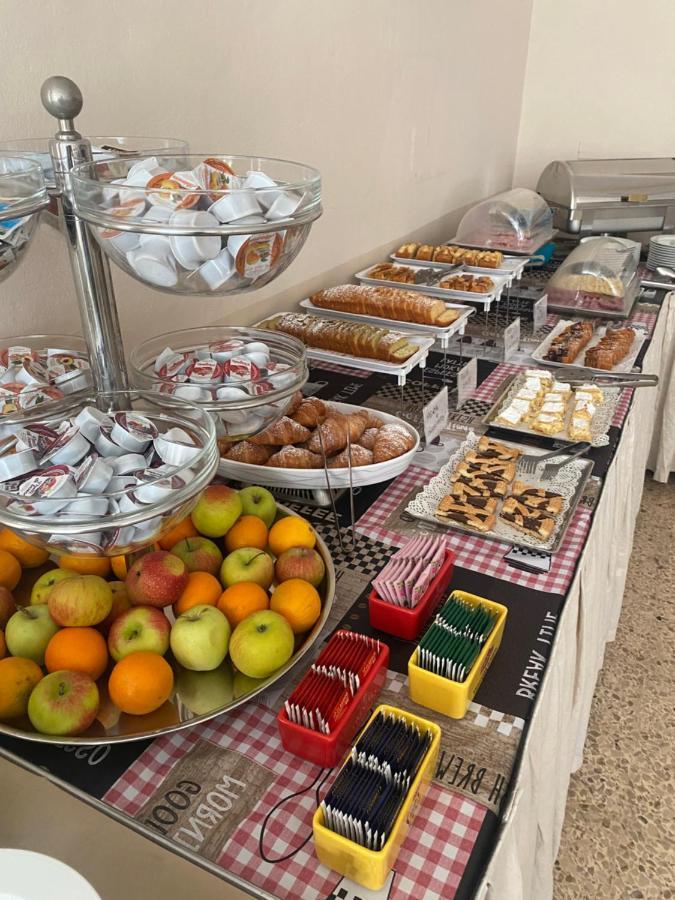 B&B Hotel Lucciola Cattolica Eksteriør bilde